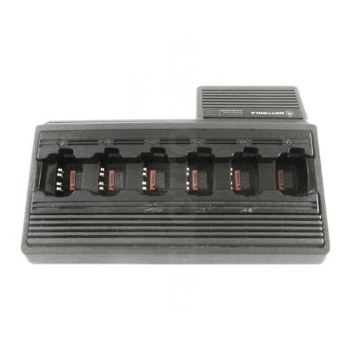 Motorola AAHTN3003D HT750 6-Way Charger (Replaced by WPLN4187)